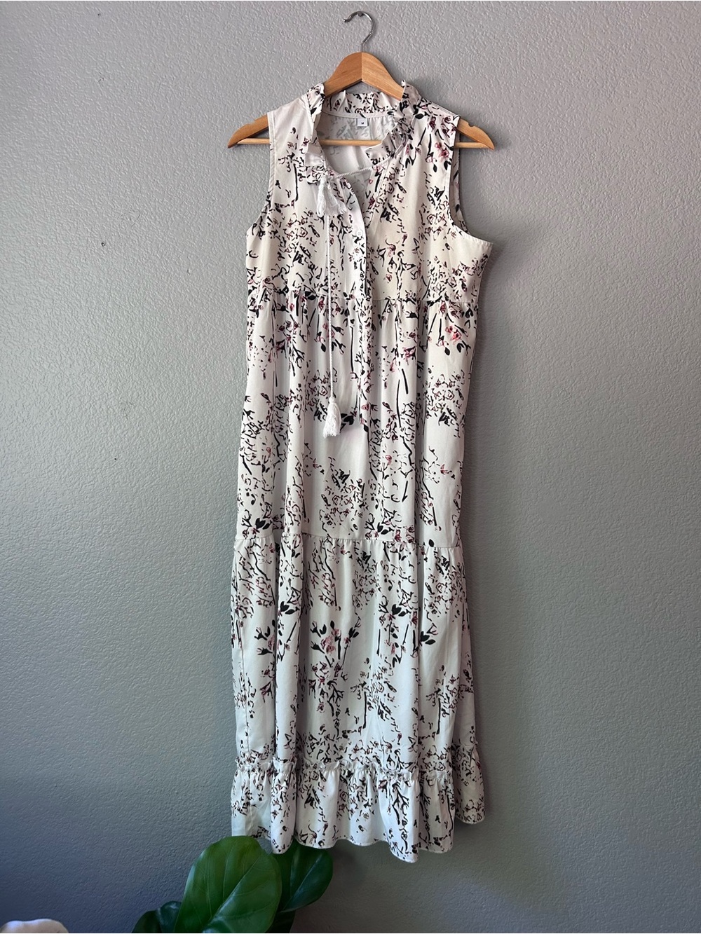 Sleeveless White Floral Maxi Dress with Tie Neck